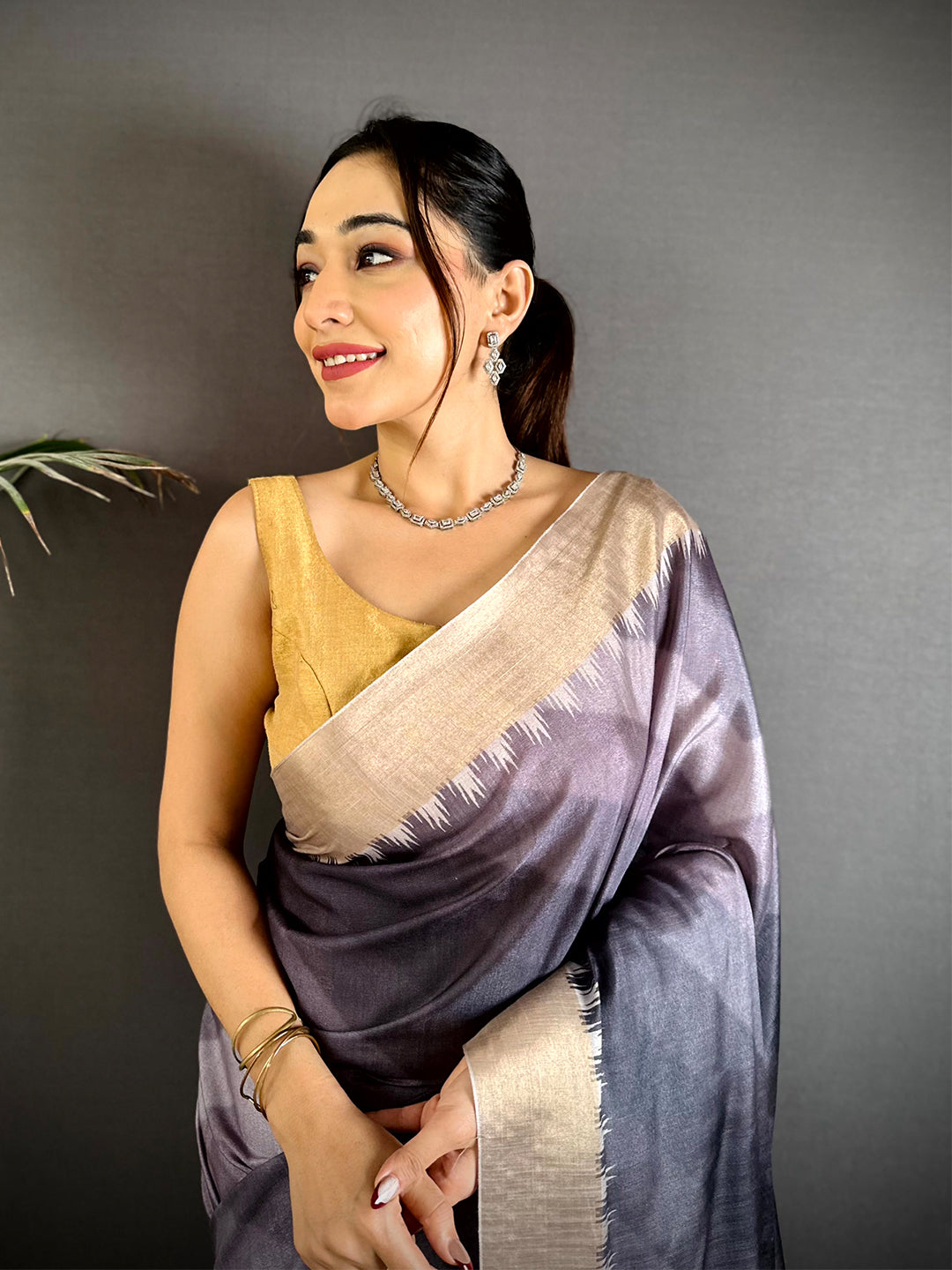 Artisanal Linen Kalamkari Pallu Saree


