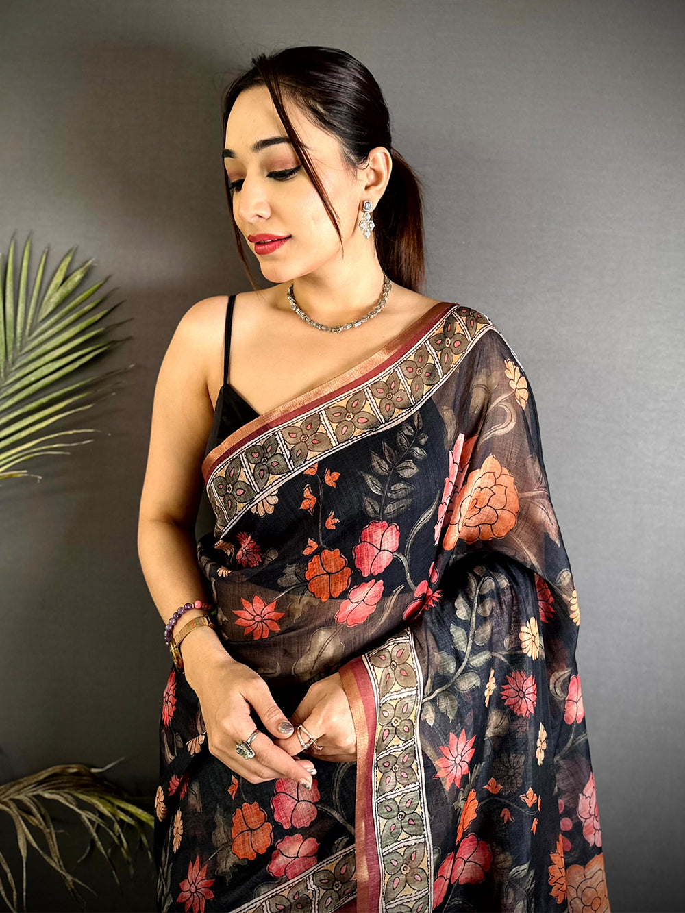 Traditional Floral Kalamkari Soft Linen Saree