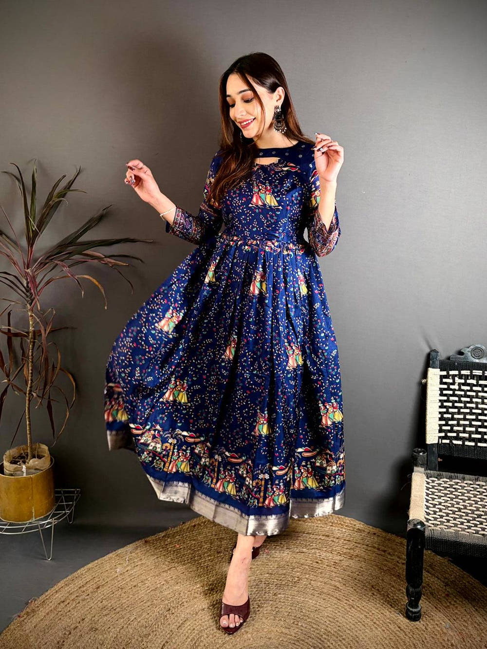 Soft Dola Silk Round Neck Full Sleeve Kurti