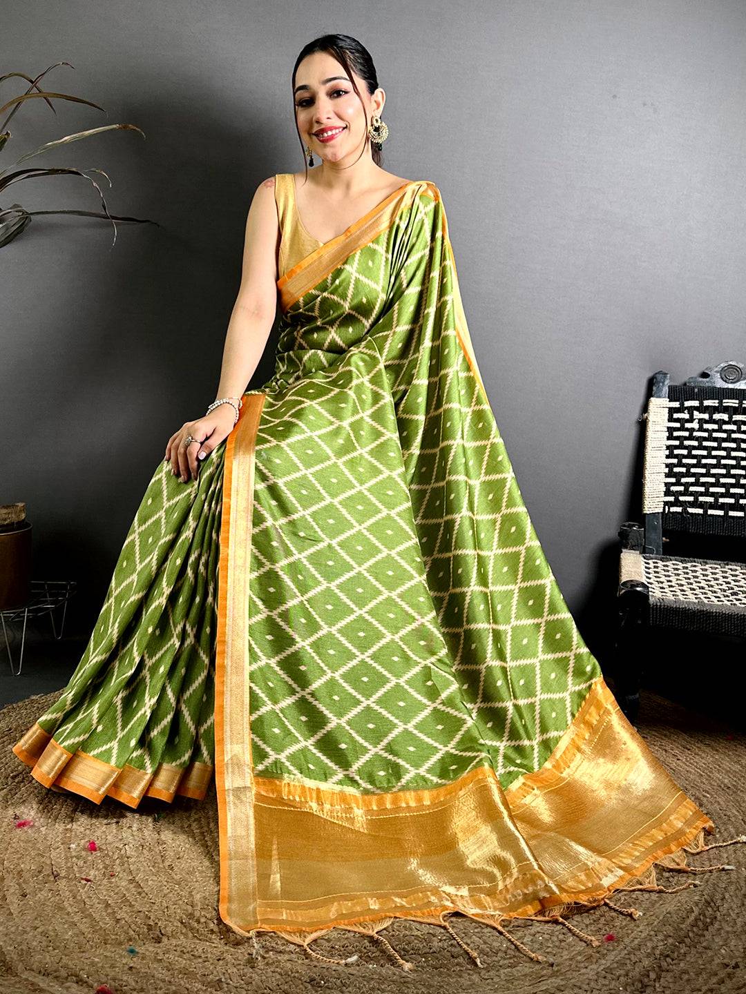 Artisan Gaji Lakda Patta Ikkat Saree