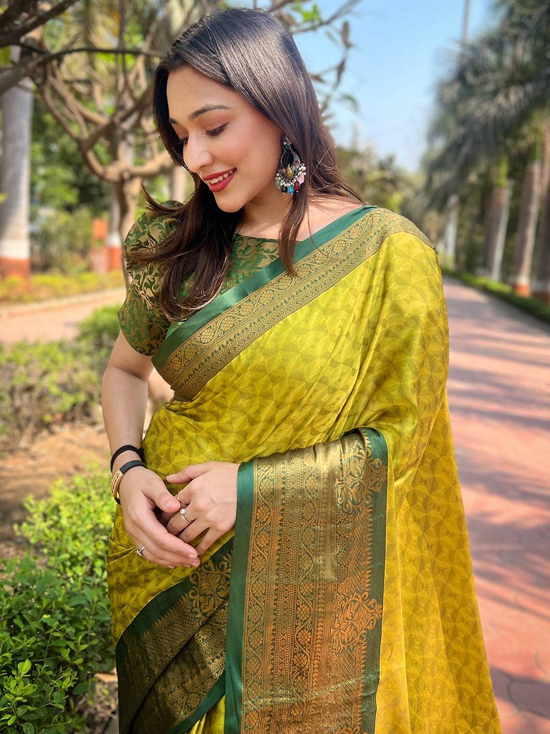 Traditional Kanjivaram Silk Saree With Broced Zari Blouse