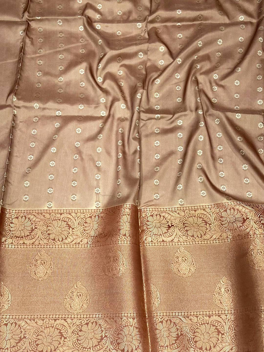 Radiant Floral Fantasy Banarasi Silk Saree