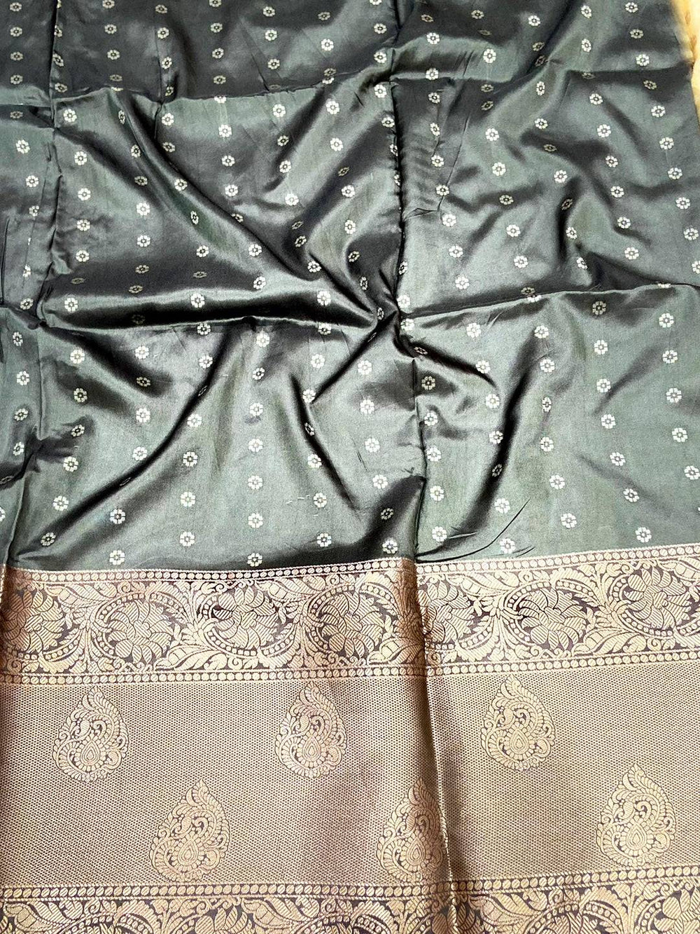 Regal Banarasi Silk Krishna Motif Pattu Saree