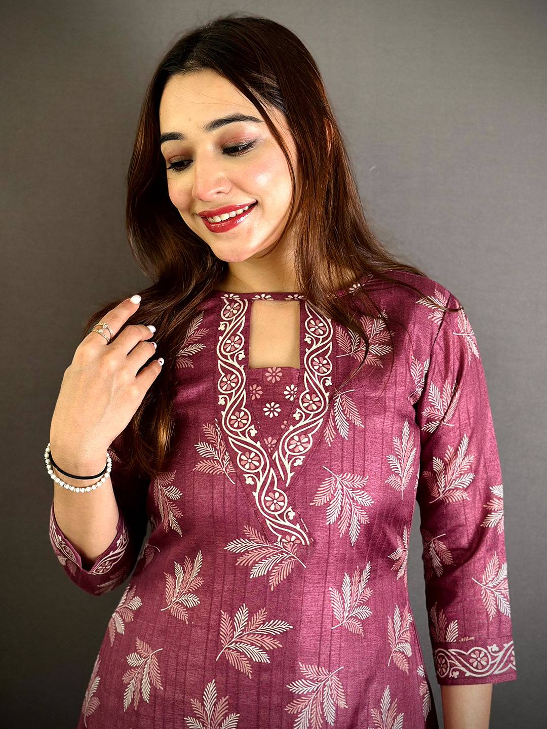 Graceful V Neck Handloom Ghicha Kurti