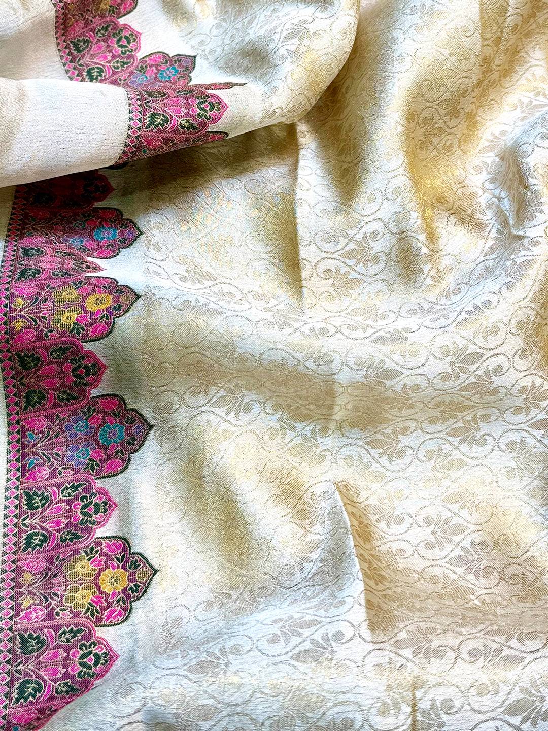 Elegant Paisley Jacquard Zari Weaving Saree