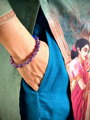 Elegant Painting Art V Neck Kurti