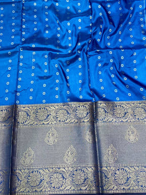 Artistic Floral Fantasy Banarasi Silk Saree