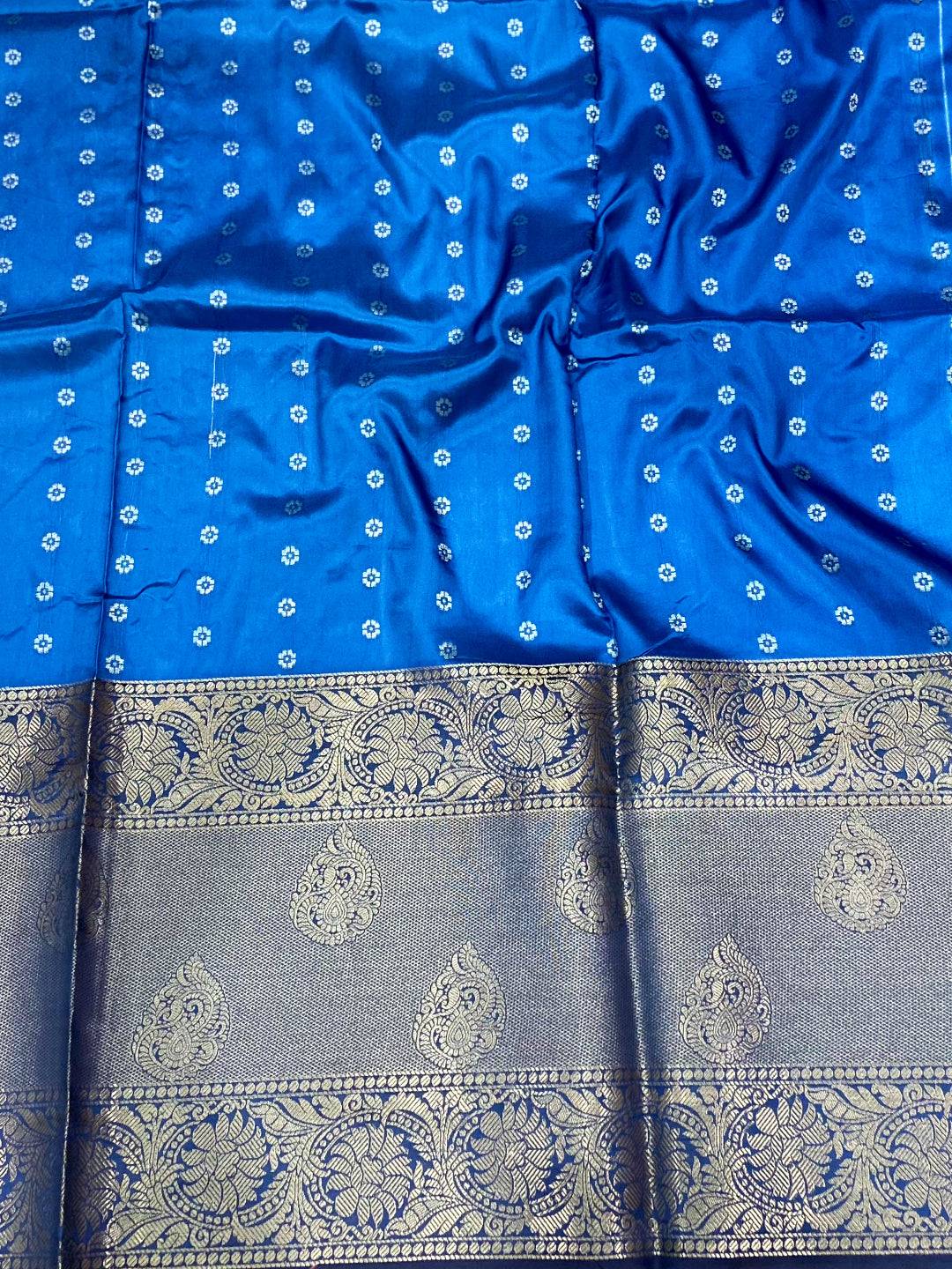 Artistic Floral Fantasy Banarasi Silk Saree