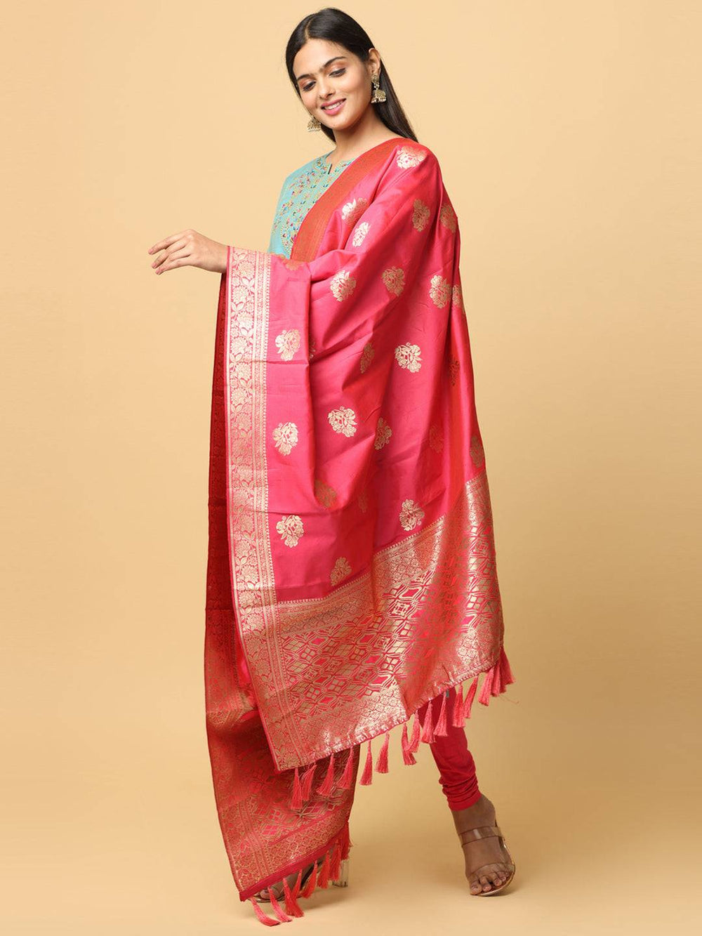 Elegant pink silk blend dupatta with woven patterns