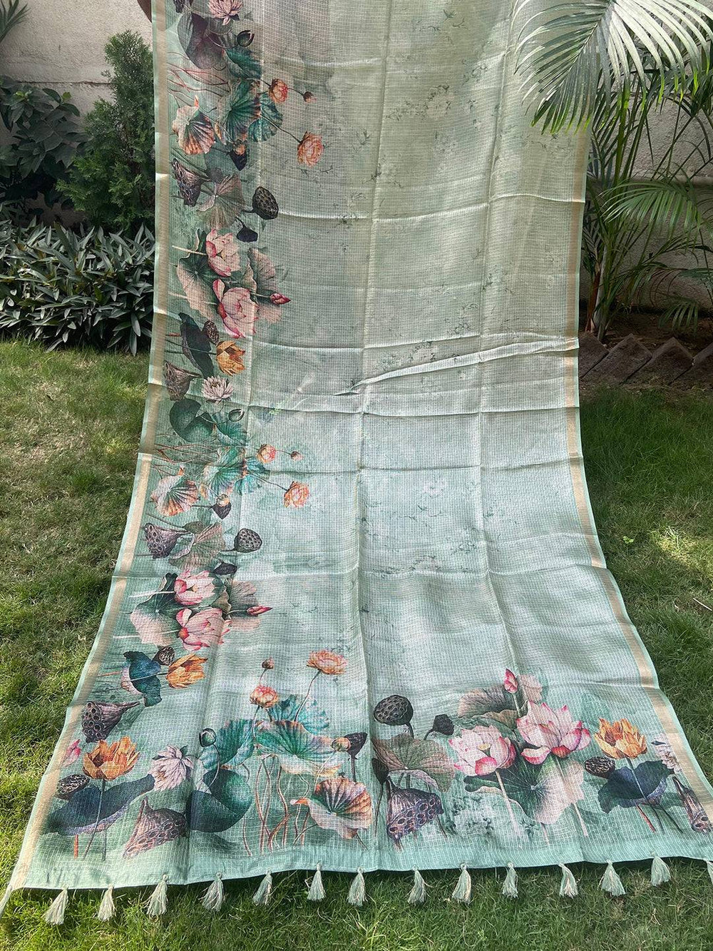 Soft Kota Doriya Silk Saree With Flower Prints & Rich Pallu