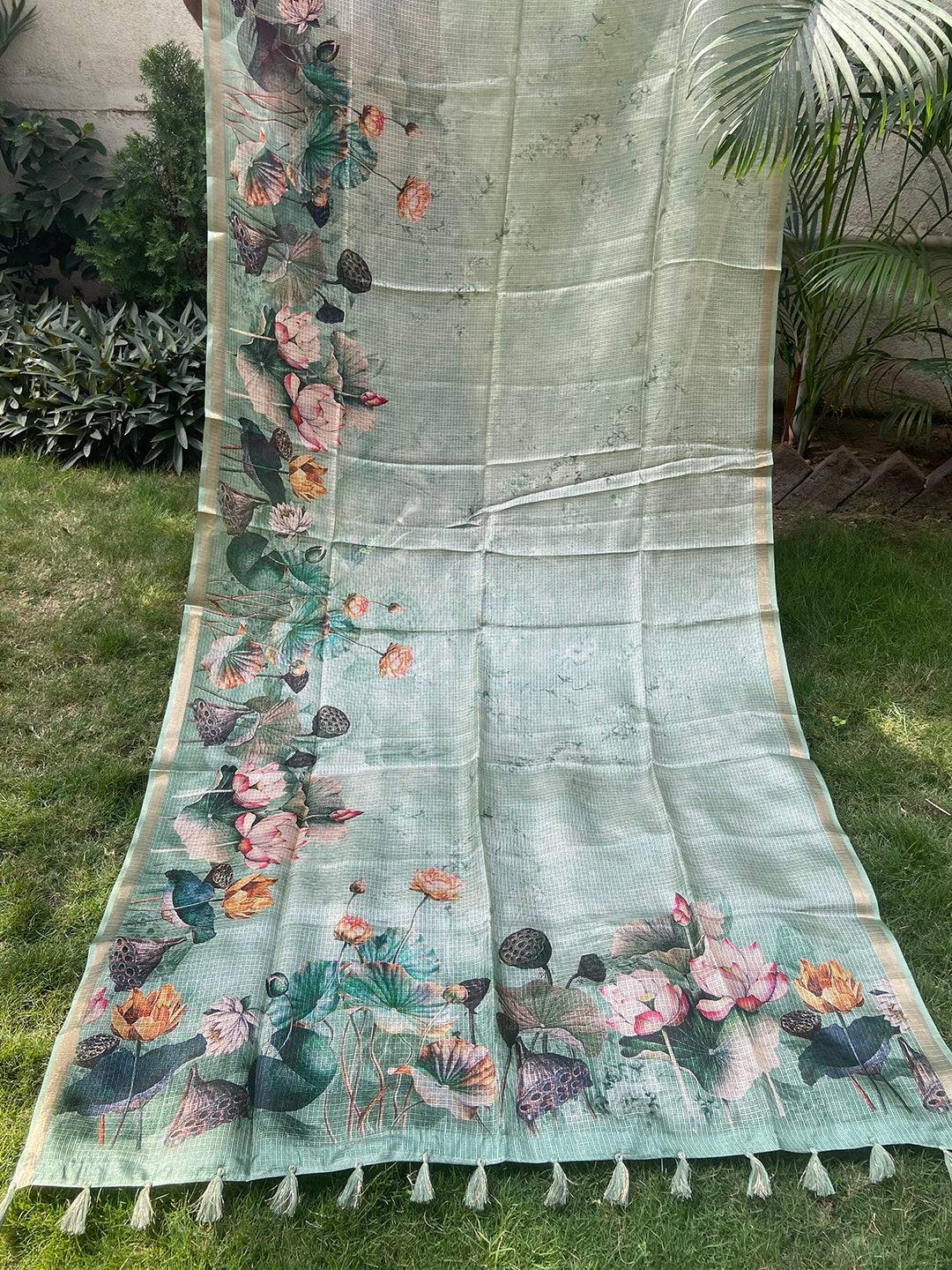 Soft Kota Doriya Silk Saree With Flower Prints & Rich Pallu