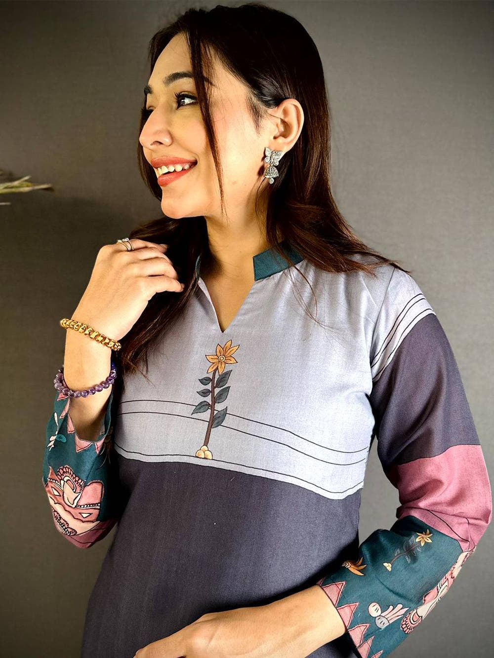 Collar Neck Kalamkari Art Kurti


