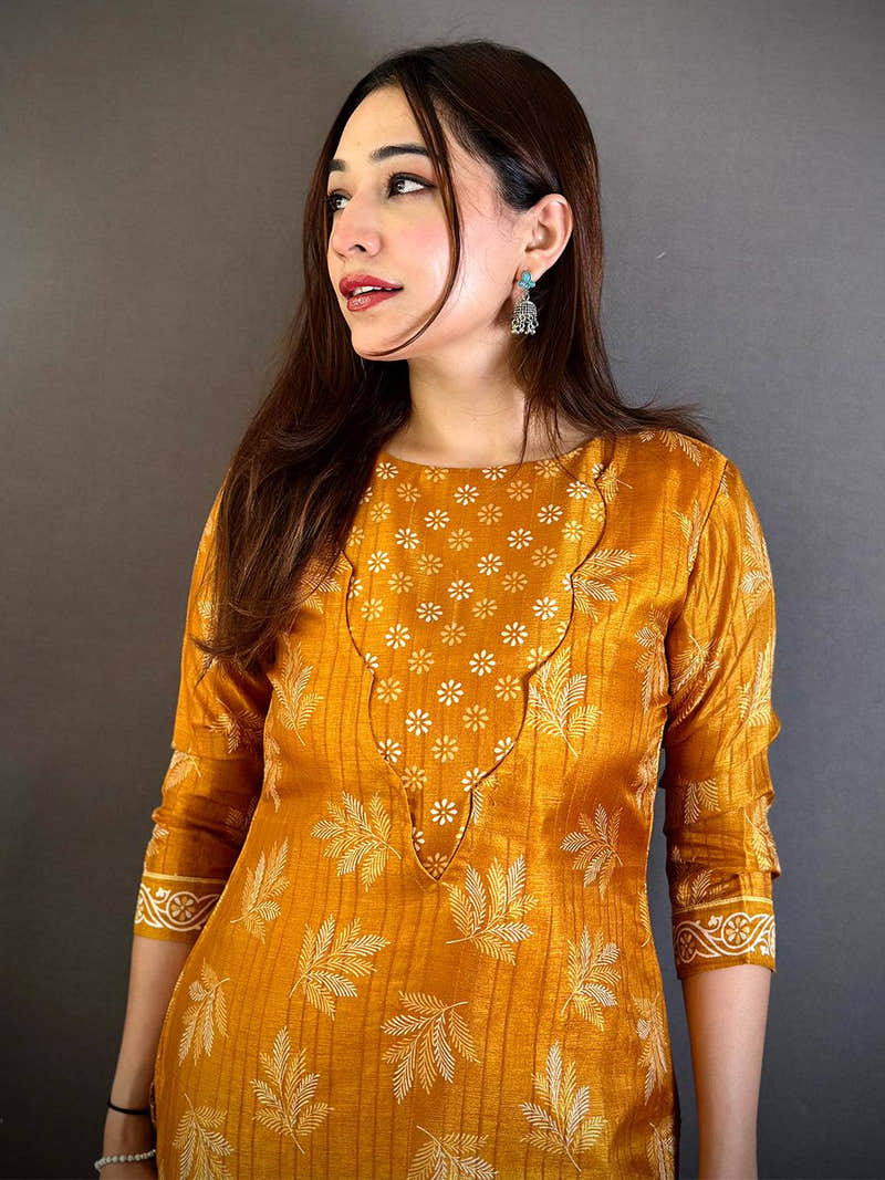 Stylish Crew Neck Handloom Ghicha Kurti