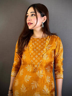 Stylish Crew Neck Handloom Ghicha Kurti