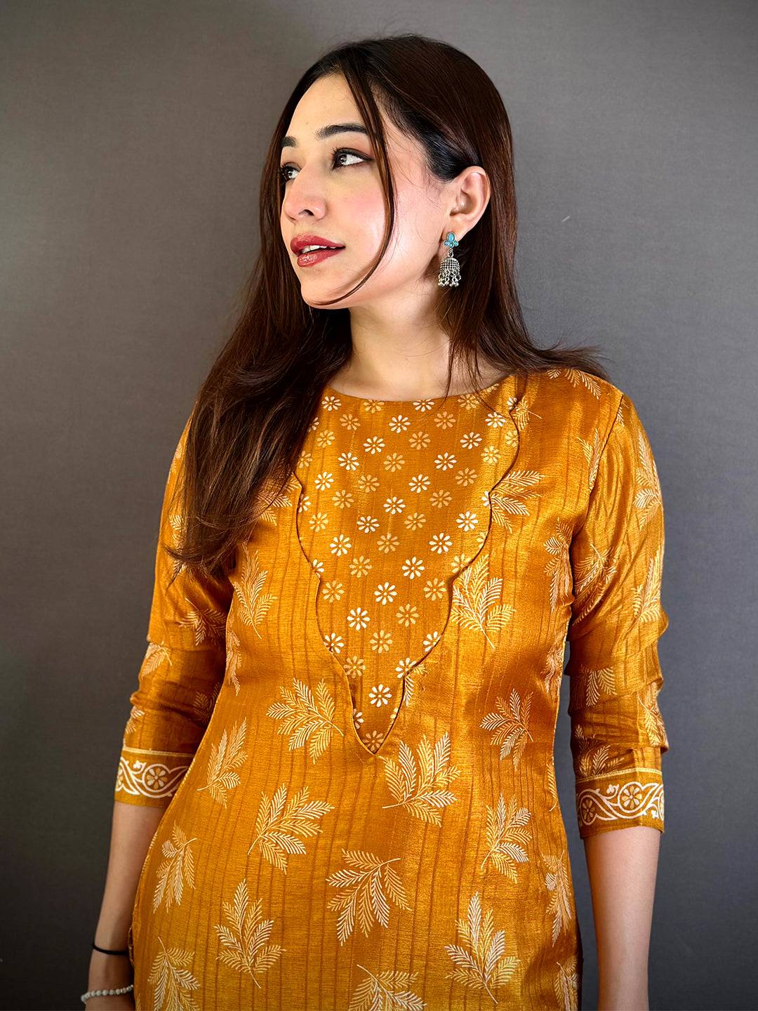 Stylish Crew Neck Handloom Ghicha Kurti