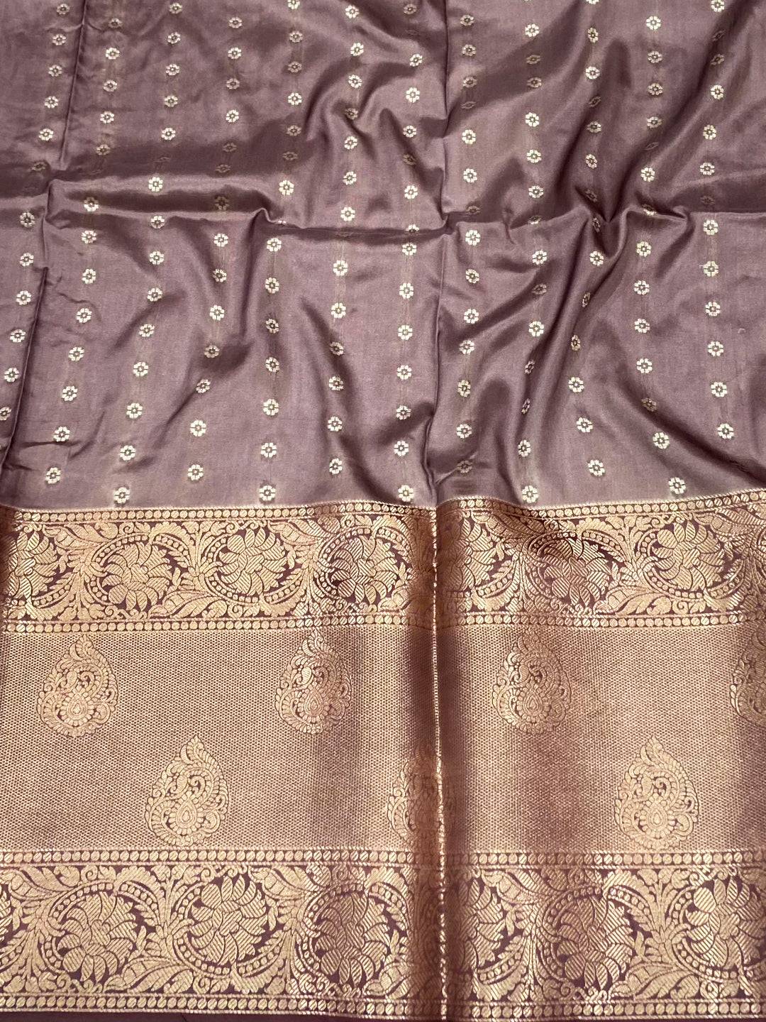 Graceful Floral Fantasy Banarasi Silk Saree