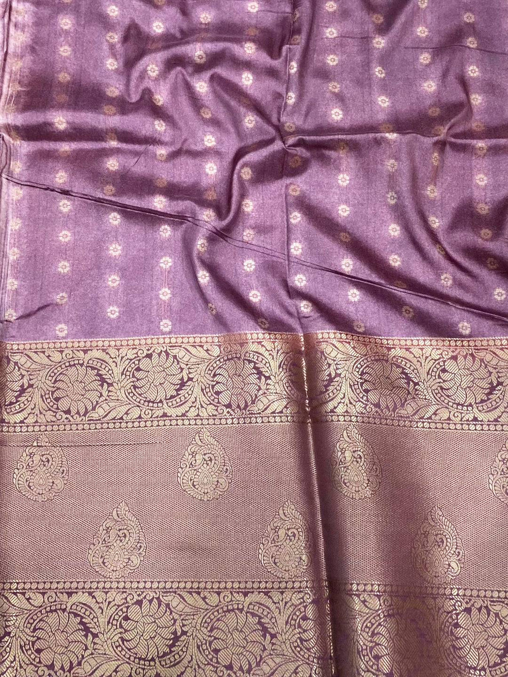 Majestic Floral Fantasy Banarasi Silk Saree