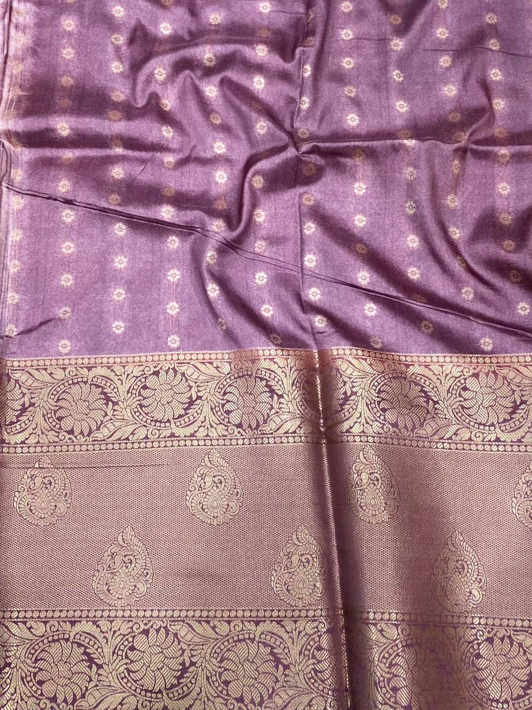 Majestic Floral Fantasy Banarasi Silk Saree