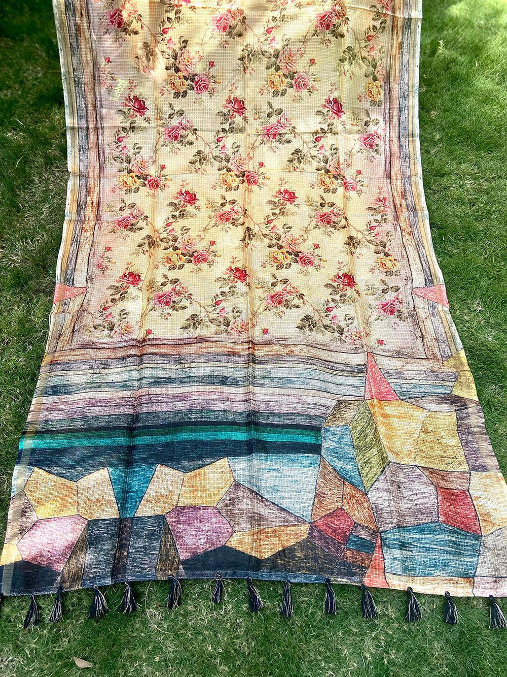 Cream Kota Doriya Silk Saree With Flower & abstect Prints