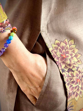 Classic Mughal Art V Scalup Kurti
