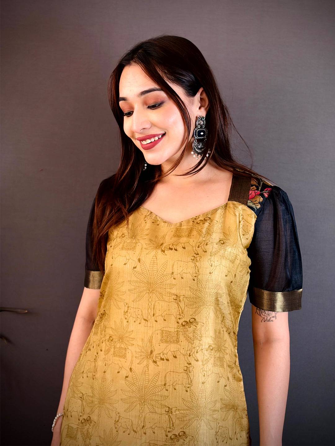 Soft Dola Silk Diamond Neck Kurti