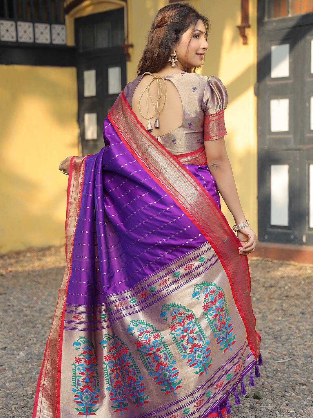 Beautiful Soft Silk Yeola Paithani Saree with Zari Weaving