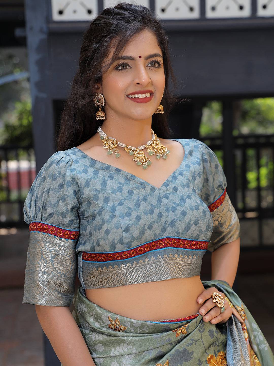 Exclusive Viscose Dola Silk Saree With Zari Weaving Pallu