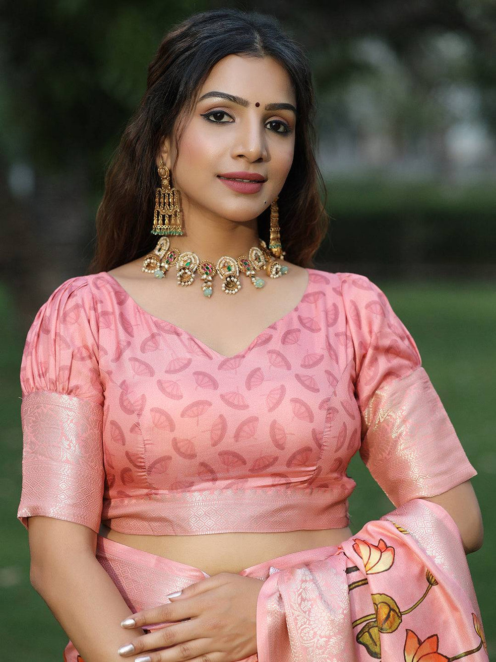 Pink Viscose Dola Silk Saree With Pichwai & Mughal Print