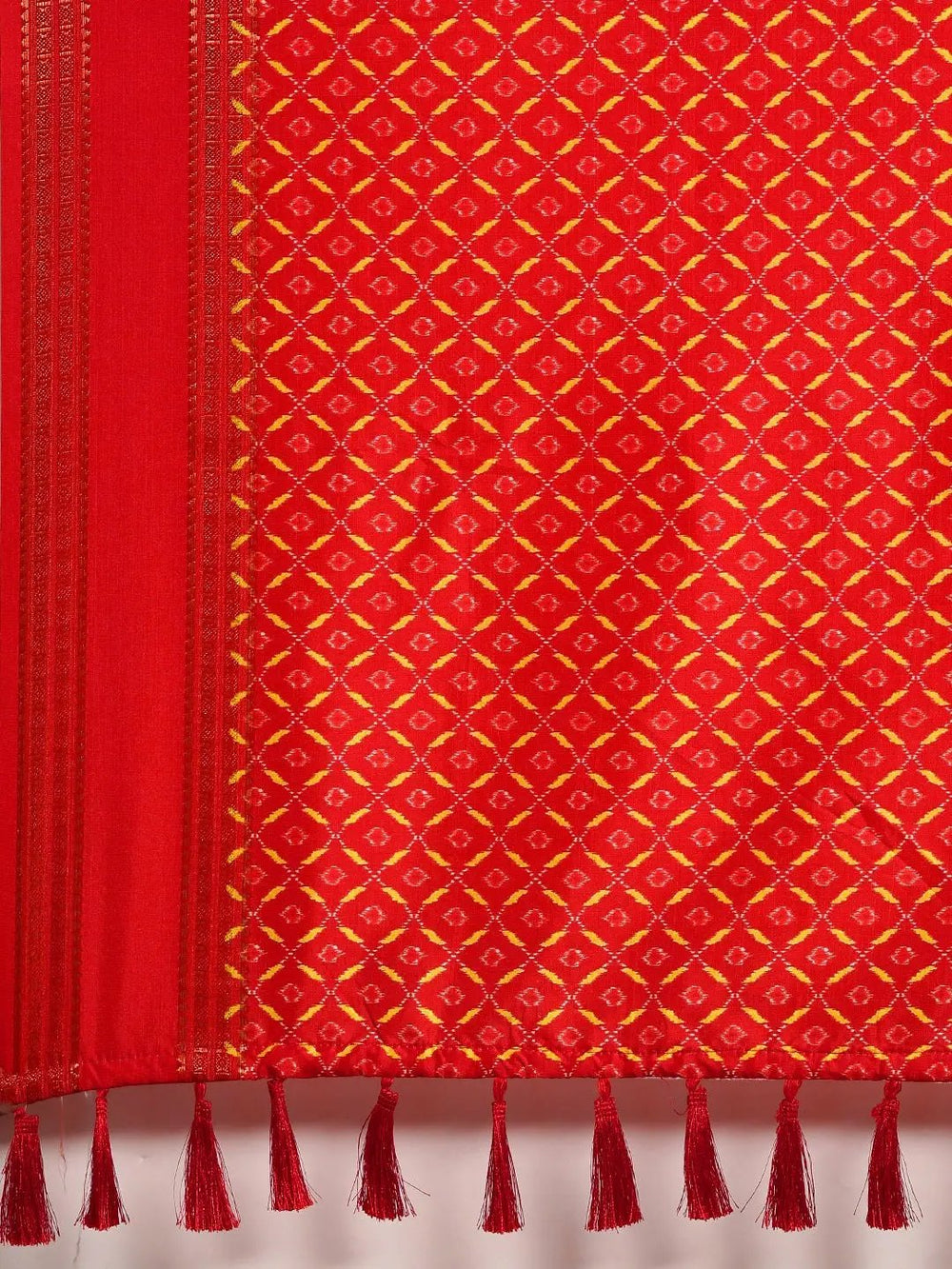Flower Digital Print Soft Silk Saree With Pattu Zari border