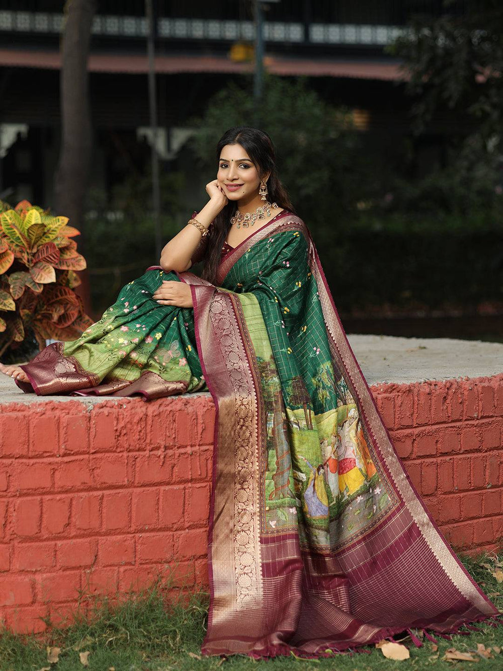 Bottle Green Pure Viscose Dola Silk Saree With Mughal Motifs