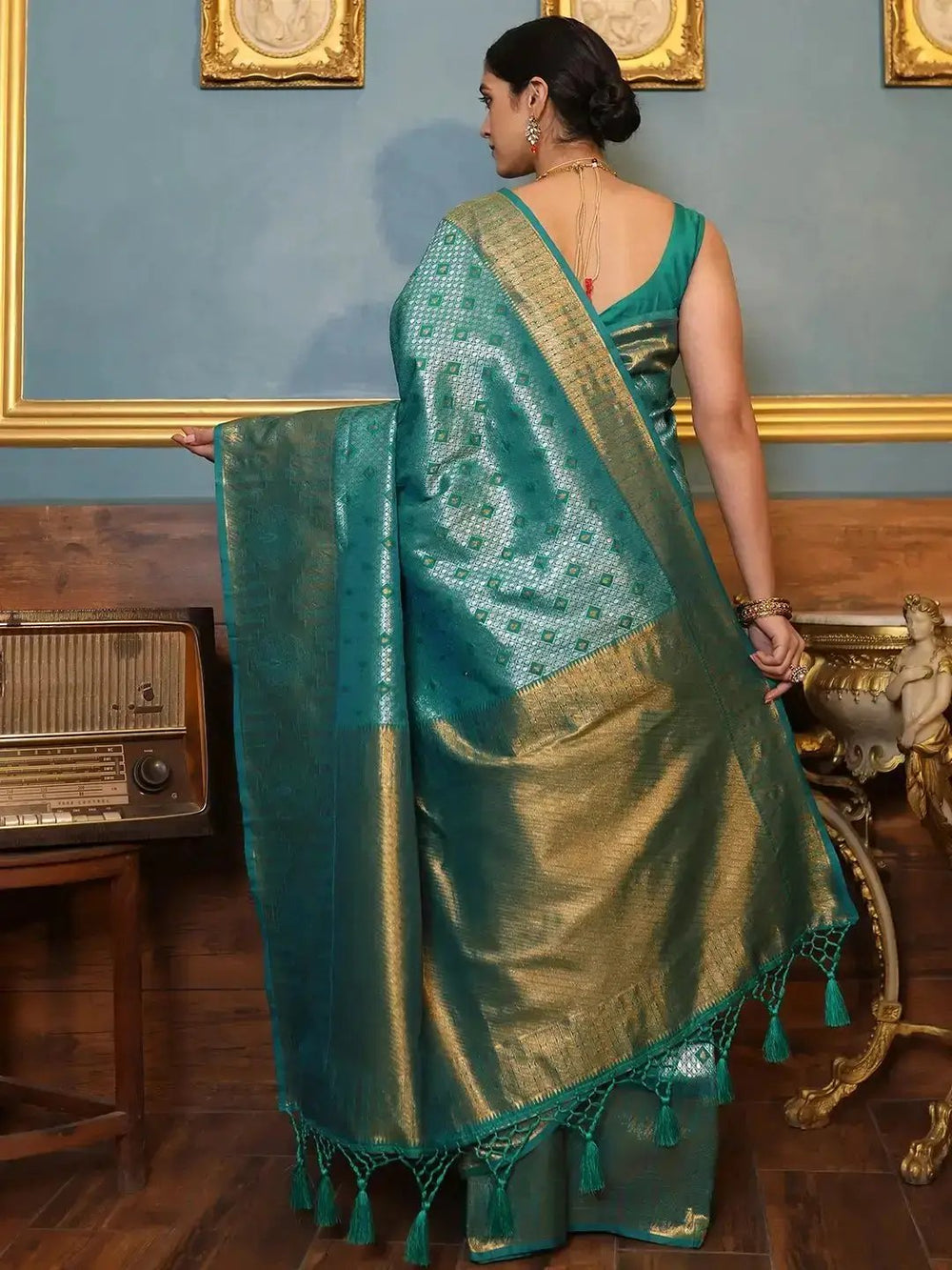 Traditional Kanjivaram Silk Saree With Zari Work 