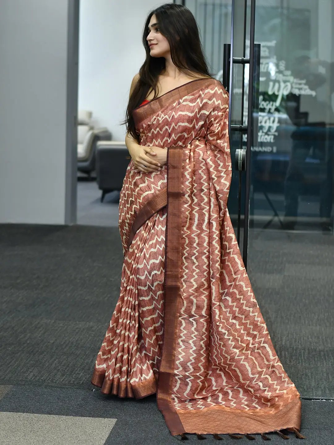 Stylish Pure Tussar Ghicha Silk Saree with intricate patterns