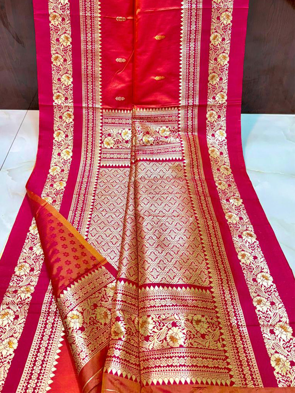Gold Zari Woven Rani Soft Silk Saree