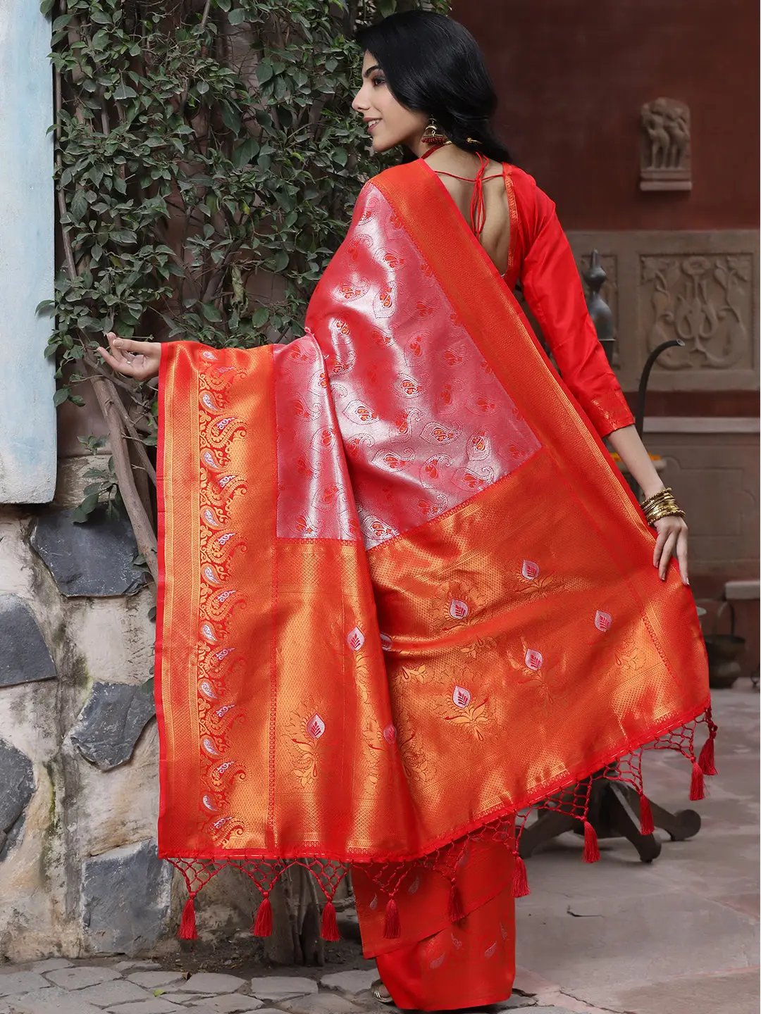 Kanjivaram Silk Saree With Zari Work