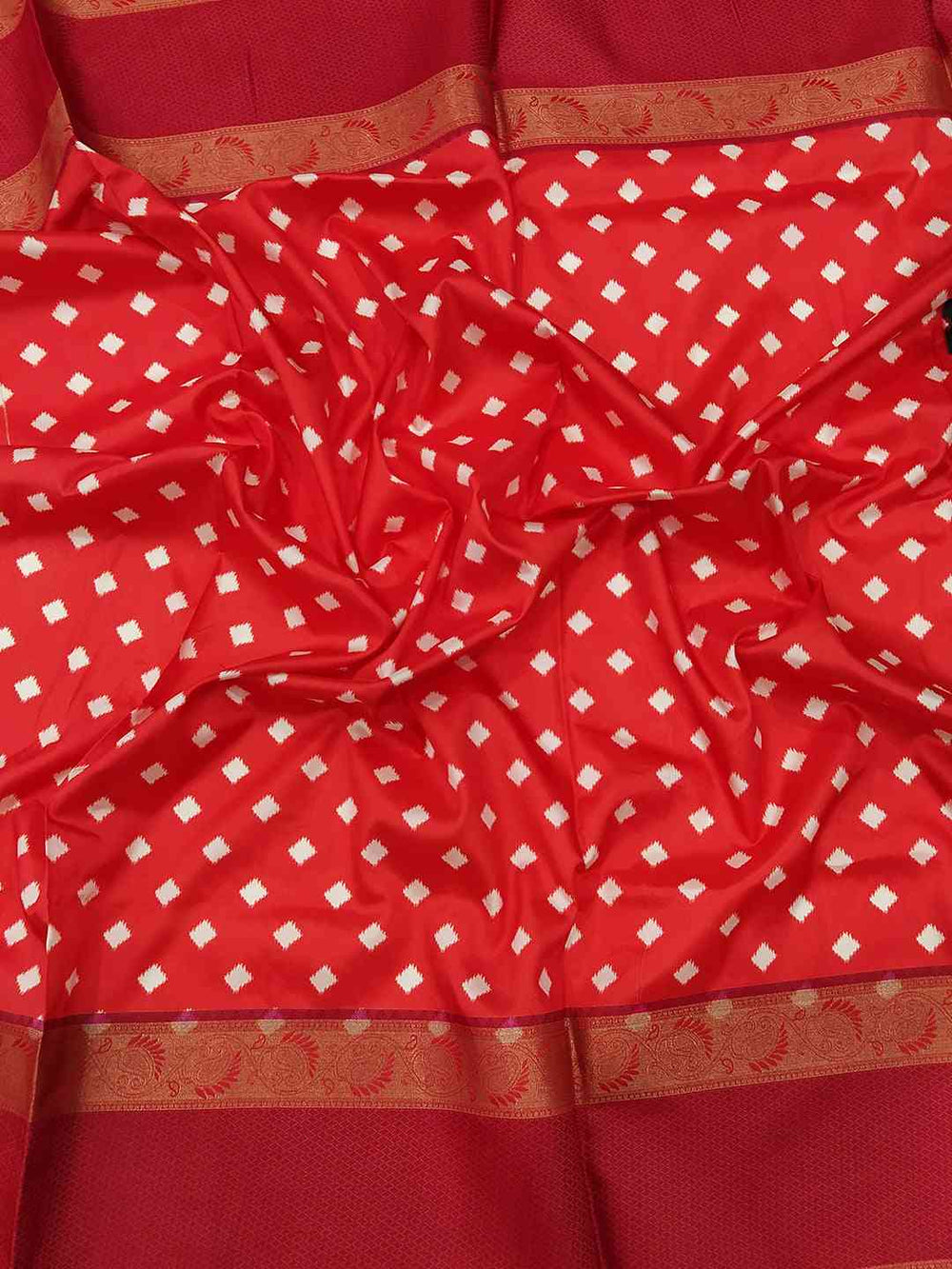 Detailed View of Soft Silk Saree with Gadwal Border