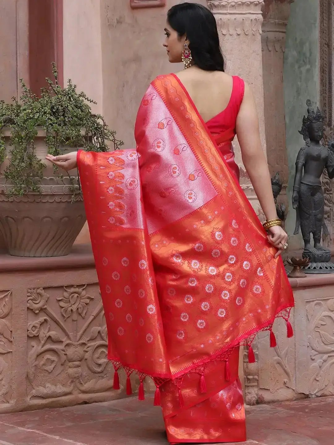 Stylish Kanjivaram Silk Saree With Zari Work