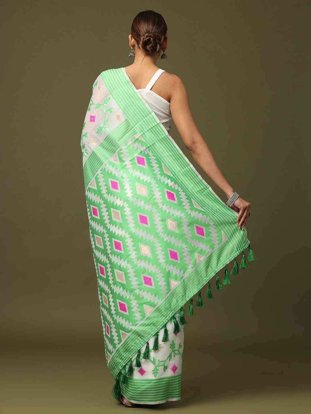 Back view of Dhakai Jamdani saree with geometric patterns