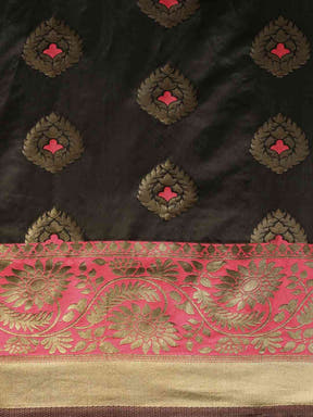 Banarasi Gajari Colour Saree with Woven Design & Zari Border