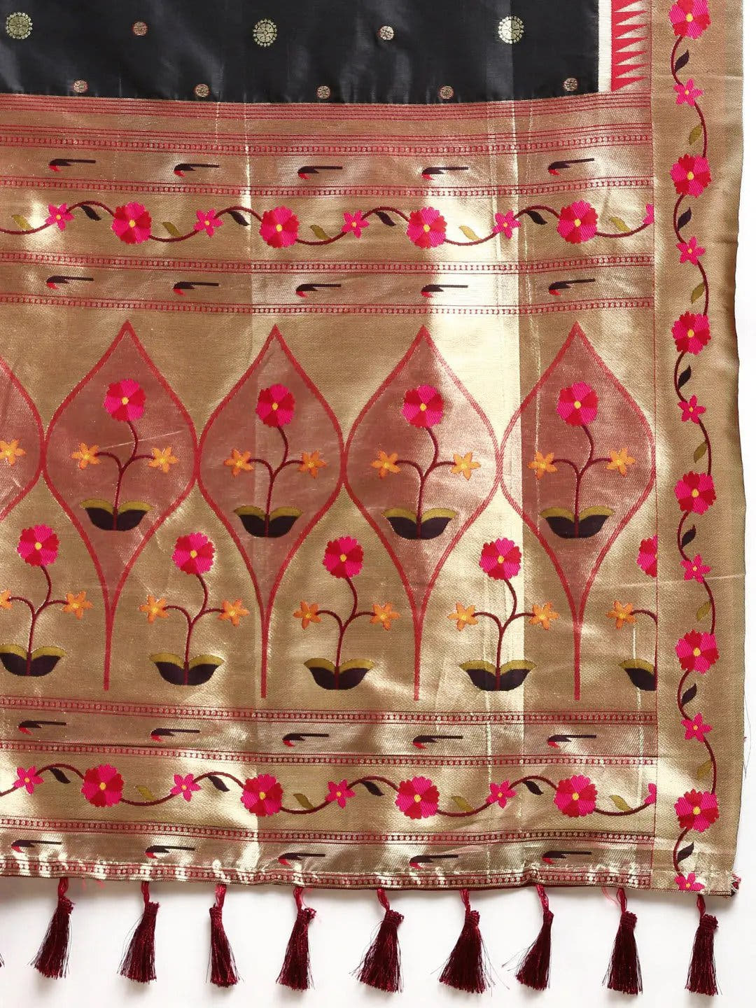 Exquisite Yevla Paithani Minakari Work Silk Saree