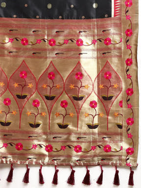 Exquisite Yevla Paithani Minakari Work Silk Saree