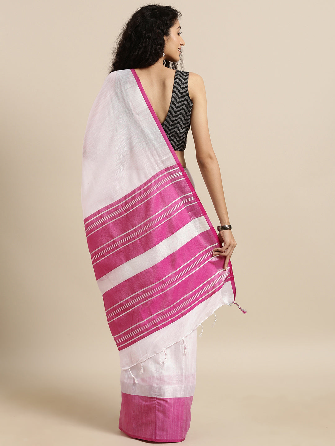 Stylish Rani Colour Solid Linen Blend Saree With Zari Border