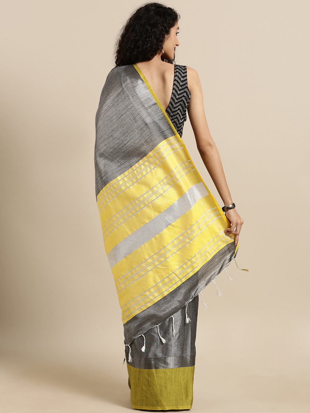 Stylish Grey Colour Solid Linen Blend Saree with Zari Border