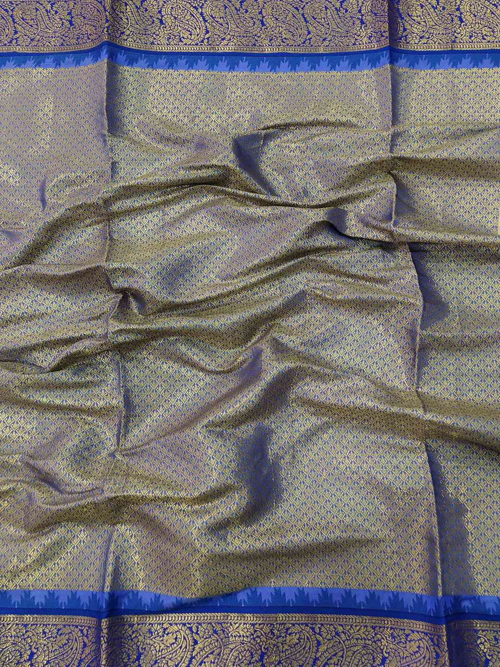 Detailed view of Gadwal saree's temple border design