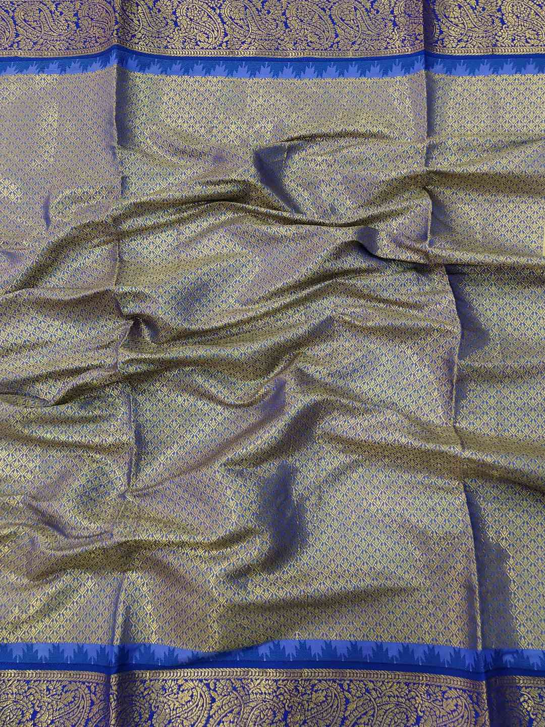 Detailed view of Gadwal saree's temple border design
