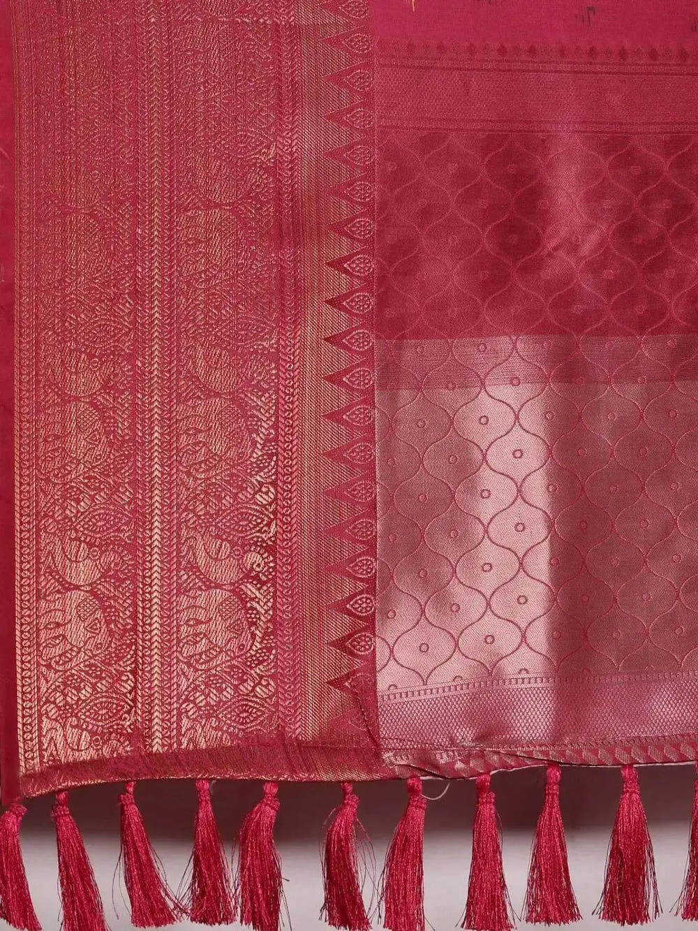 Stylish Kanjivaram Zari Silk Saree With Ethnic Motifs