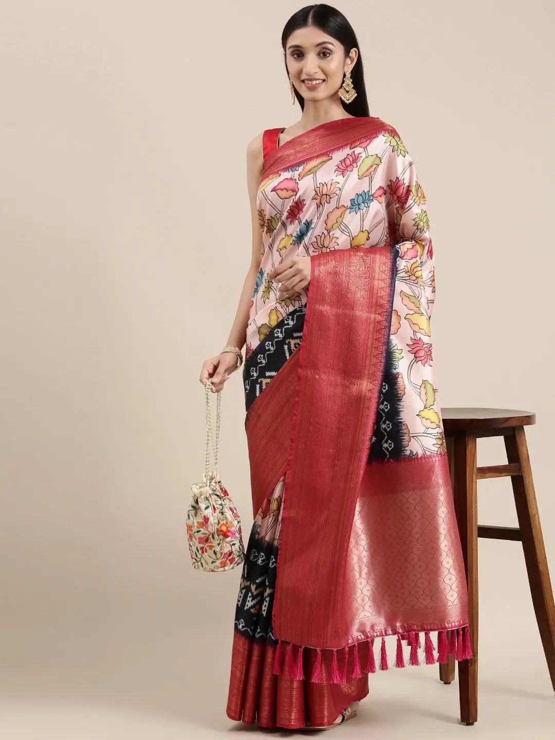Stylish Kanjivaram Zari Silk Saree With Ethnic Motifs