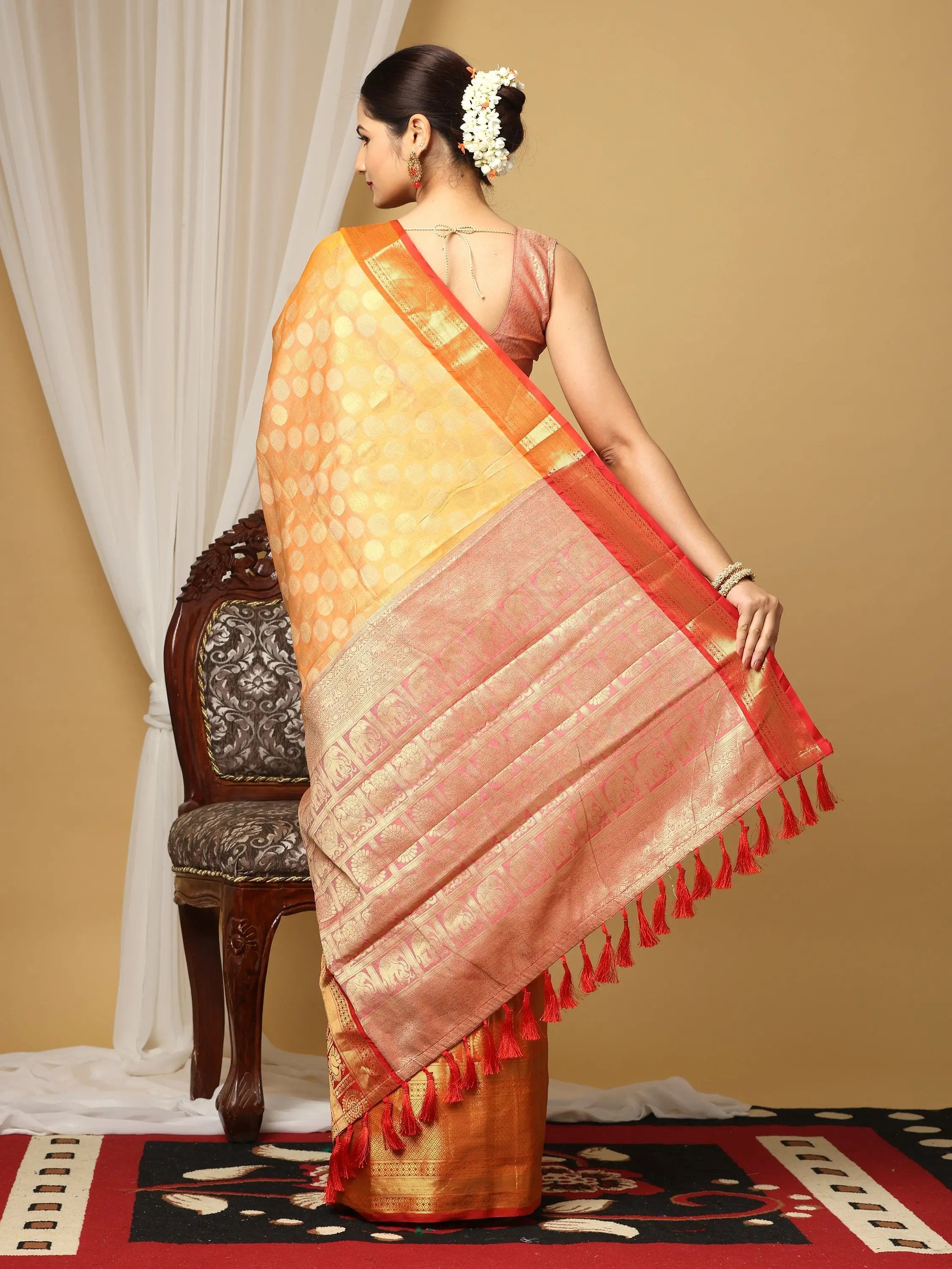 Banarasi Silk Kanchi Pattu With Polka Dots Saree