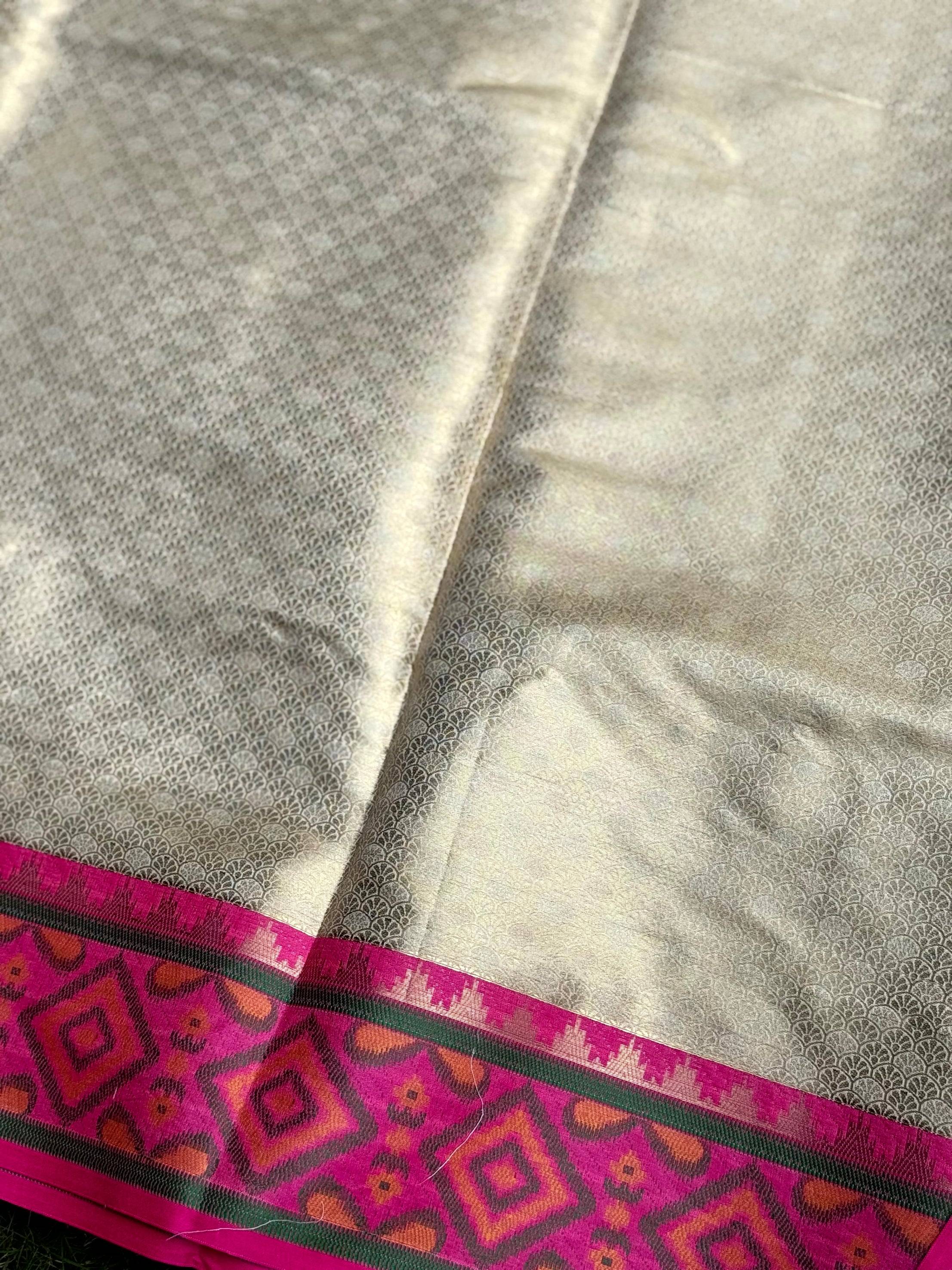 White Pochampally Ikkat Saree