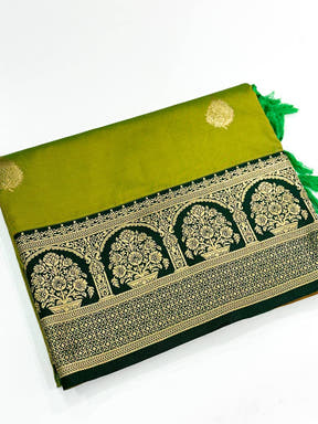 Graceful Soft Silk Swan Motif Saree