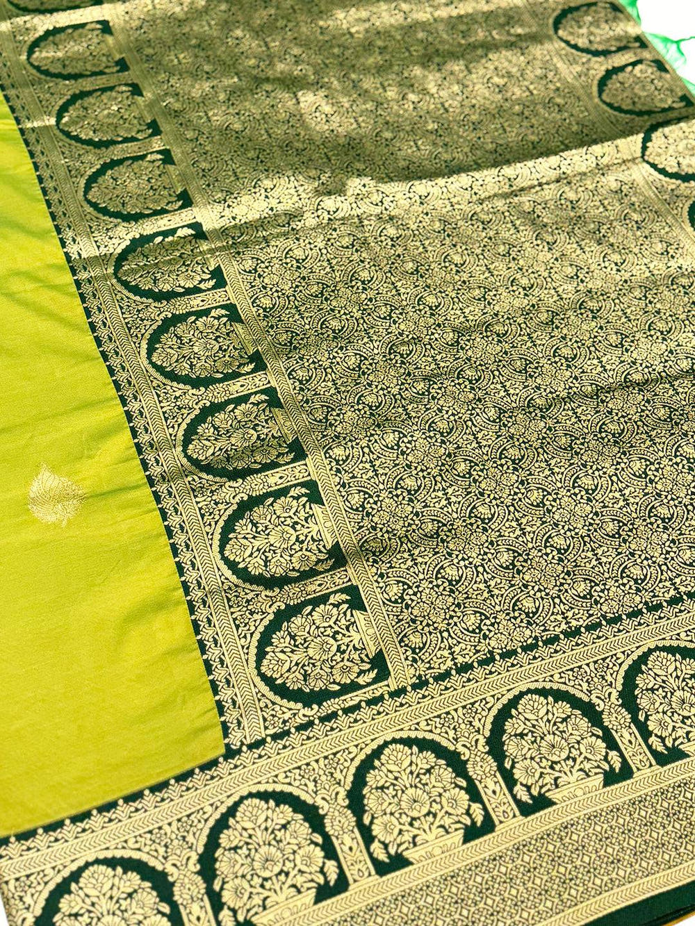 Graceful Soft Silk Swan Motif Saree